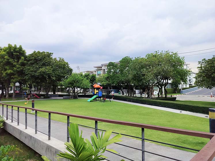 Townhouse in Rama 9 